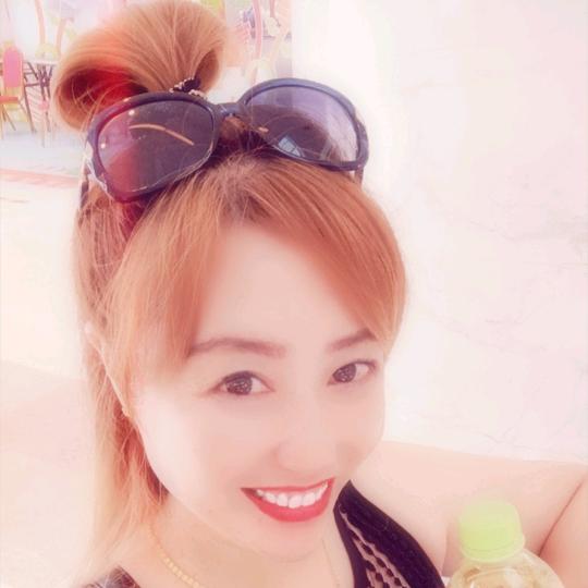 爱笑的英子