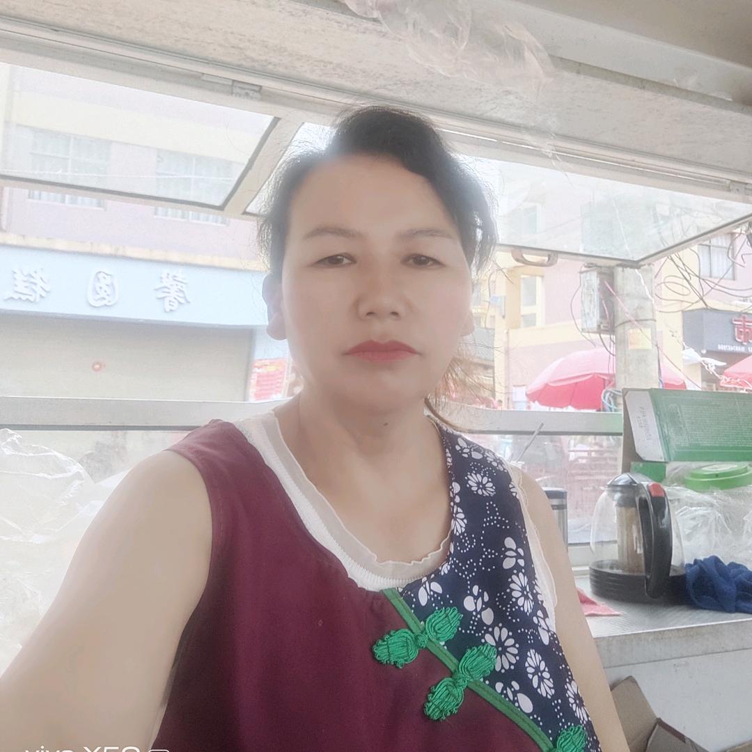 龙丽芳