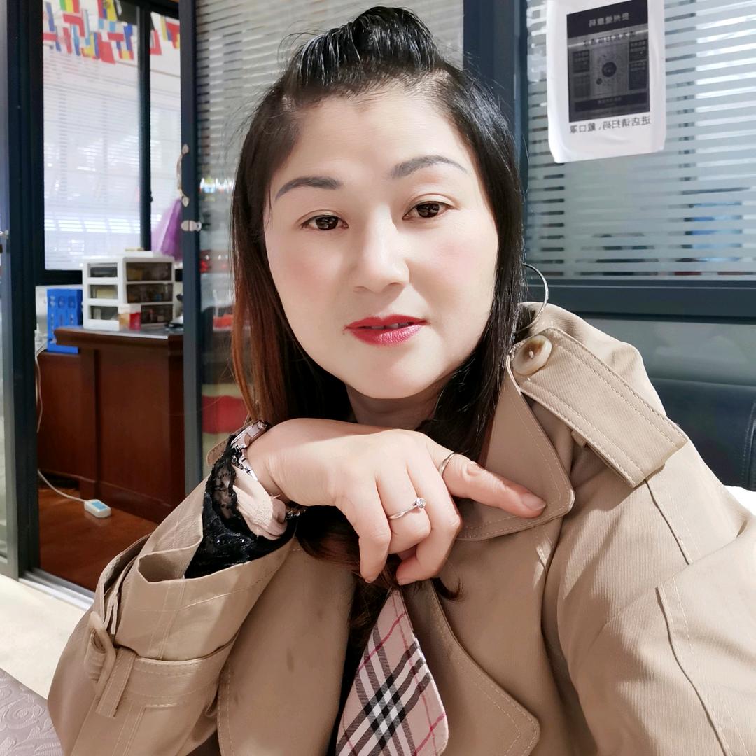 丽影香车兵嫂