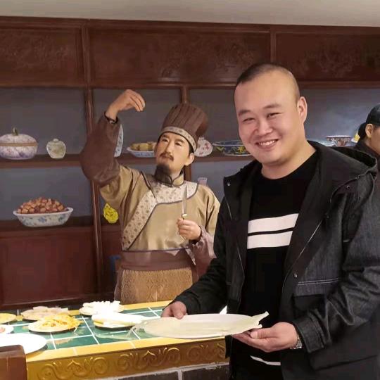 做山野菜的亚锅