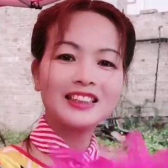 周建云云玉林市玉玉八音（吹六迪）歌舞乐队