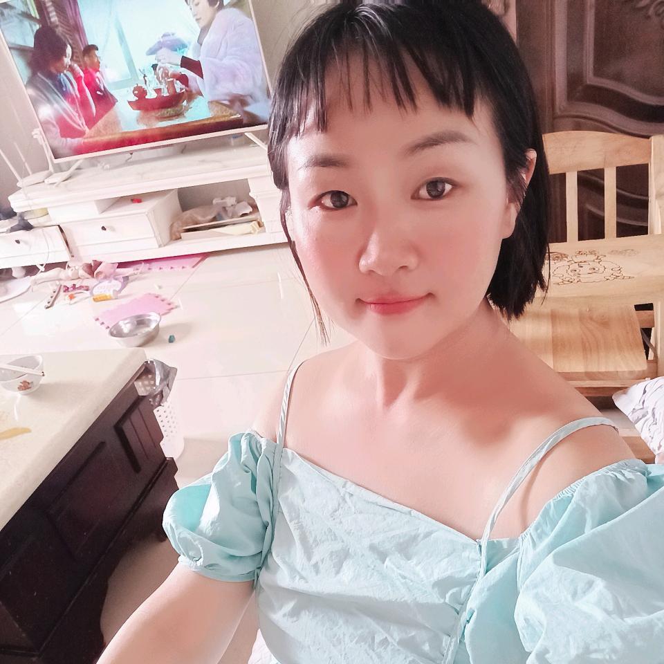 小詹詹😘
