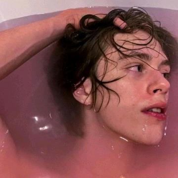 卖瓷砖的田贰浪