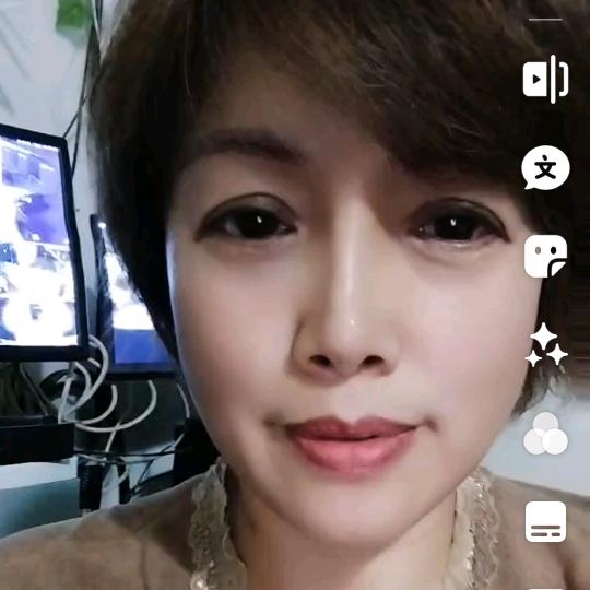 养猪姐🎤爱唱歌