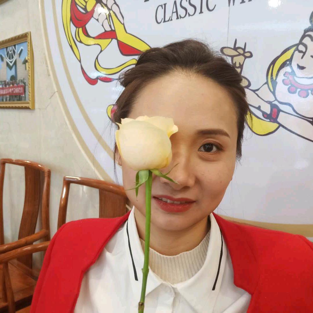 在莱芜卖五粮液的华仔