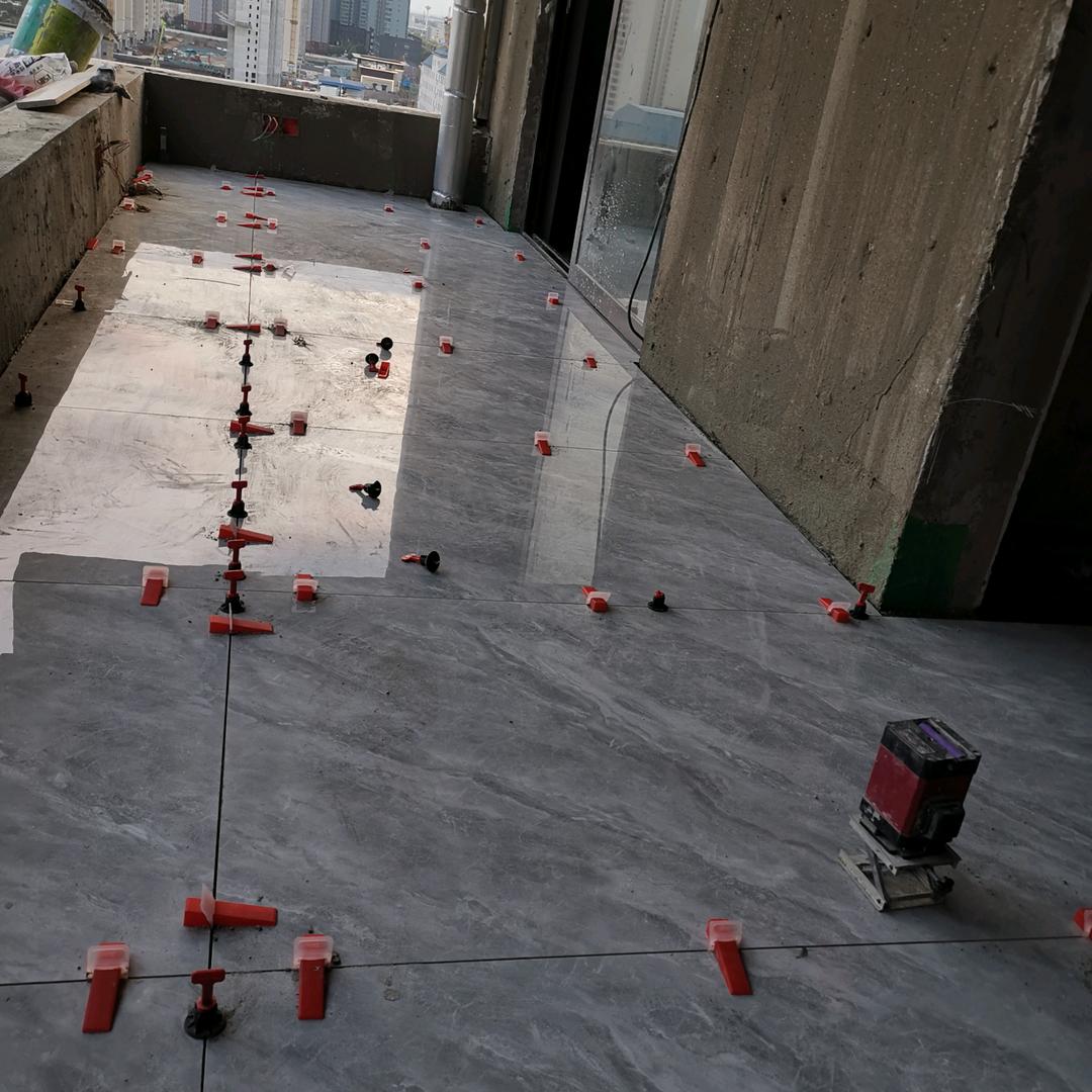 延安二飞贴瓷砖