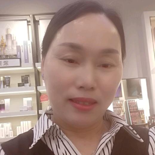 爱笑的群群🌹❤️