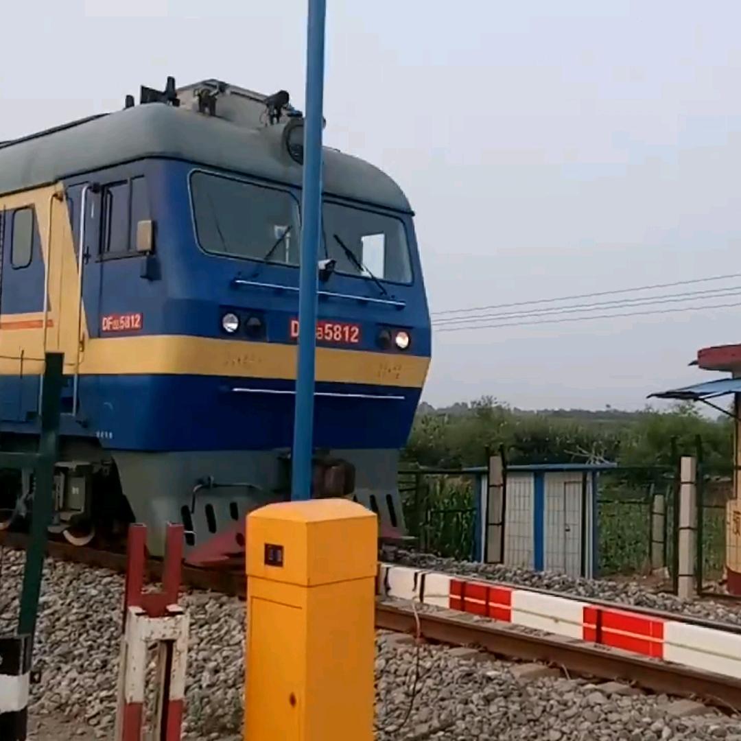 道口列车
