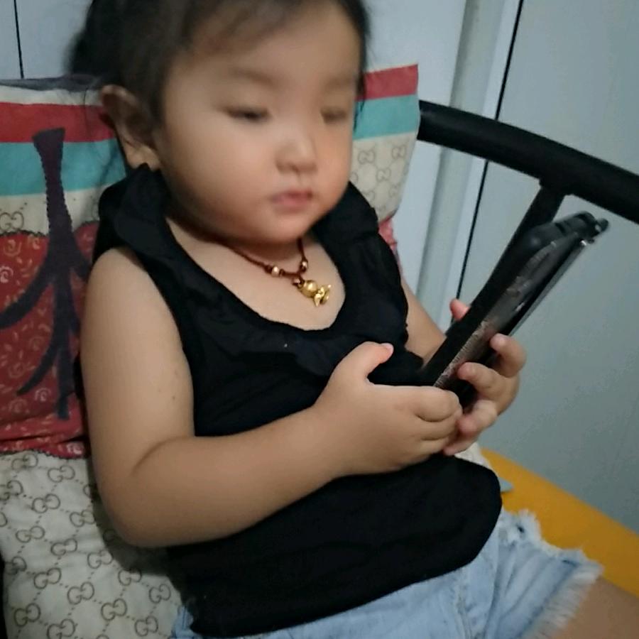 可爱的小男孩