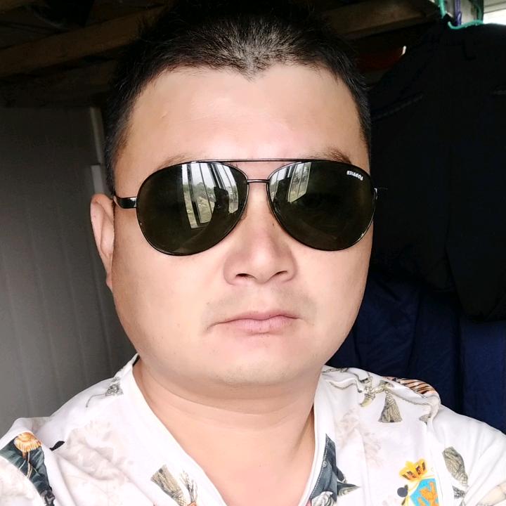 李小亮