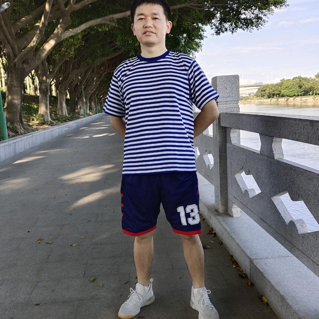 梁胖***