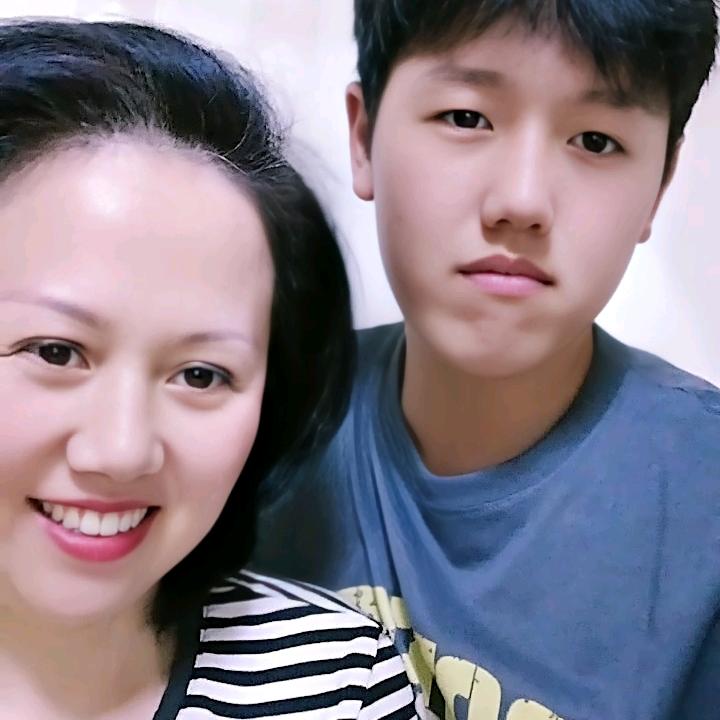 70后高位截瘫单亲妈妈(吴学秀)