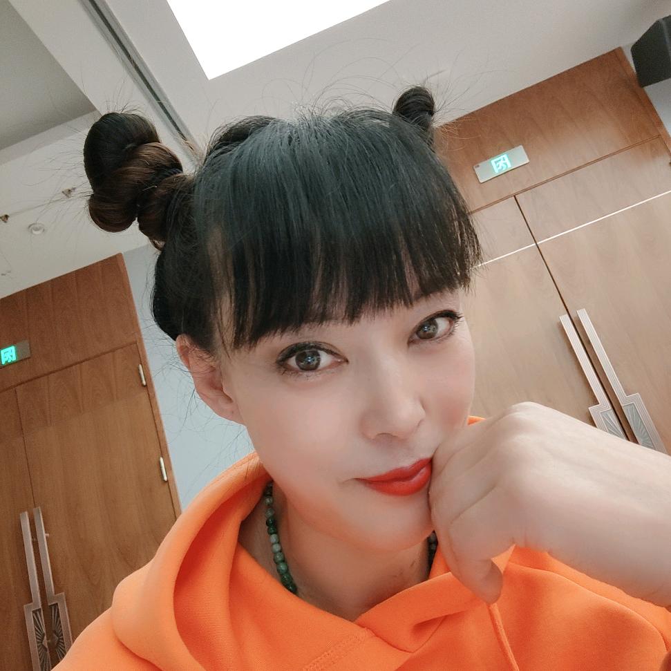 热爱生活的英子