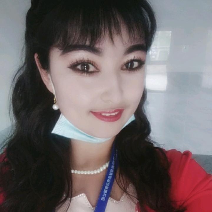 ❤🖤阿依努尔💘