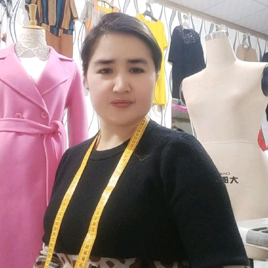 NUR AYIM服装设计师