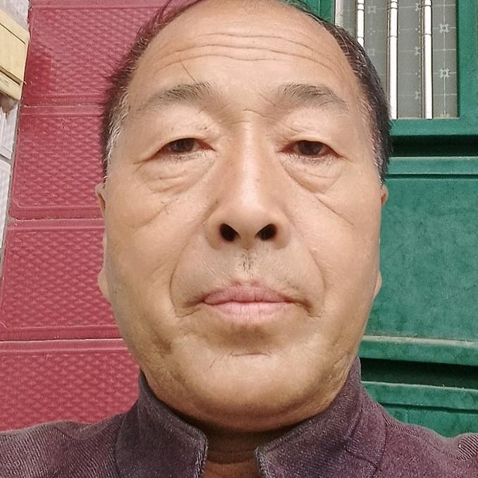 鲁佰右