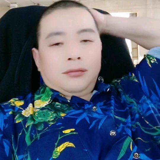 乐观坚强的石头群主！《石建忠》