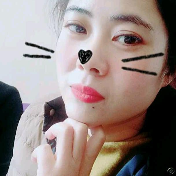 苏妮服装店（小橱窗有商品）