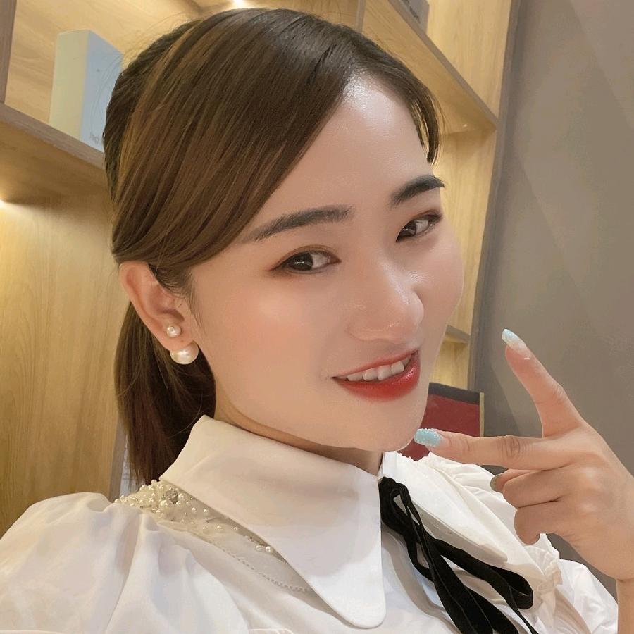 蓝师·書荀君尚店老板娘