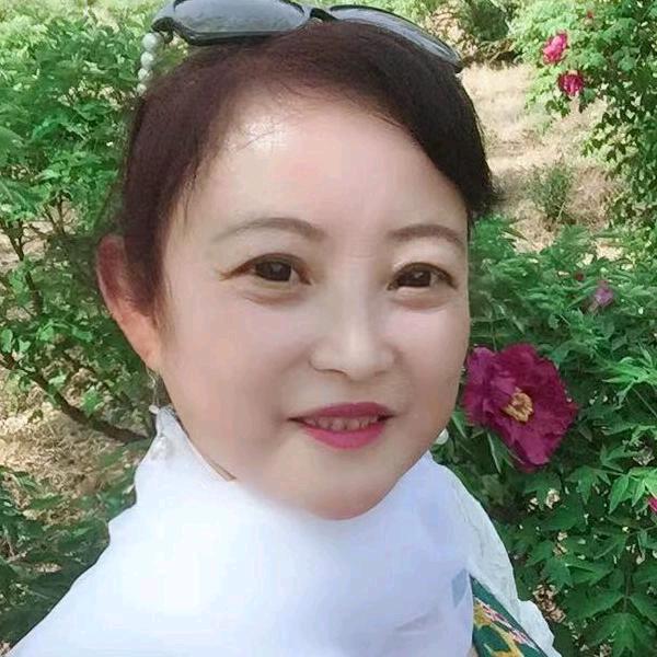 面如桃花