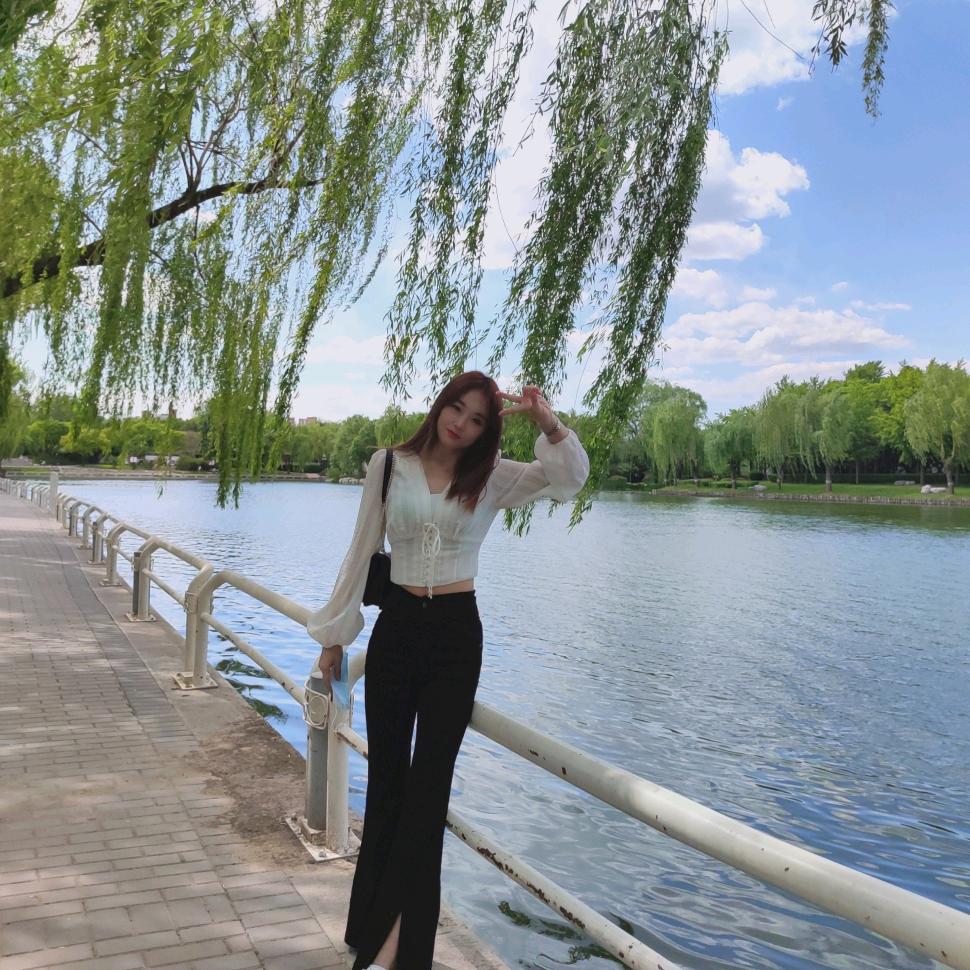 💋芳芳💋(拒绝连赞)