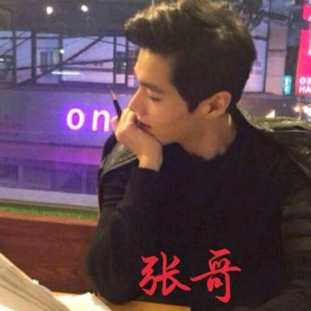 给鱼送早餐来啰
