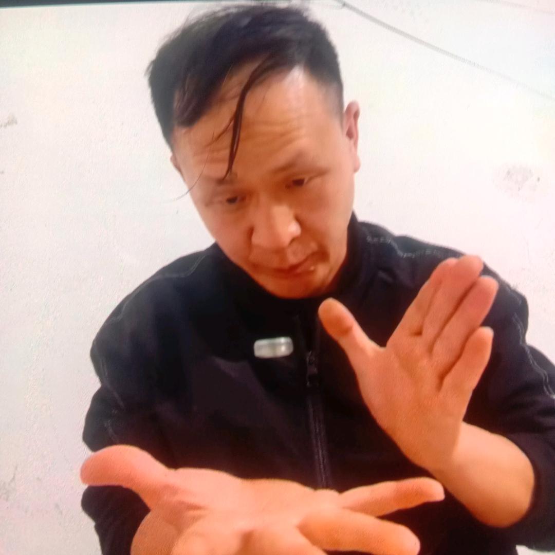 魔术师亮哥