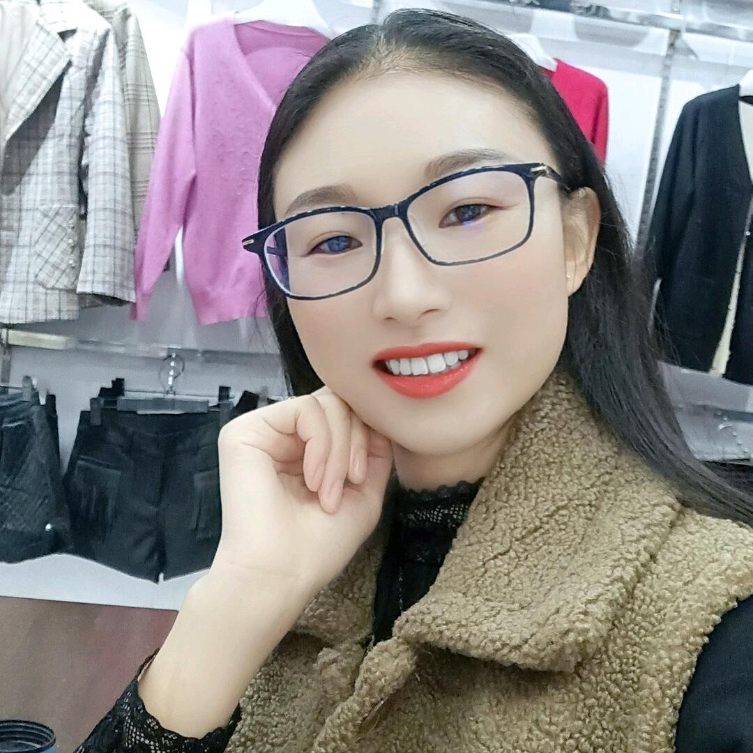 陕西安康大河镇老街杨叶服饰爱品店