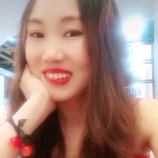 爱笑的傻女孩