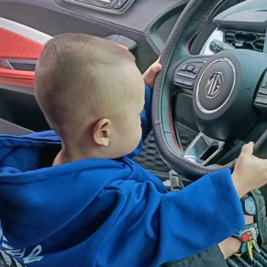 燕金民族服装加工店