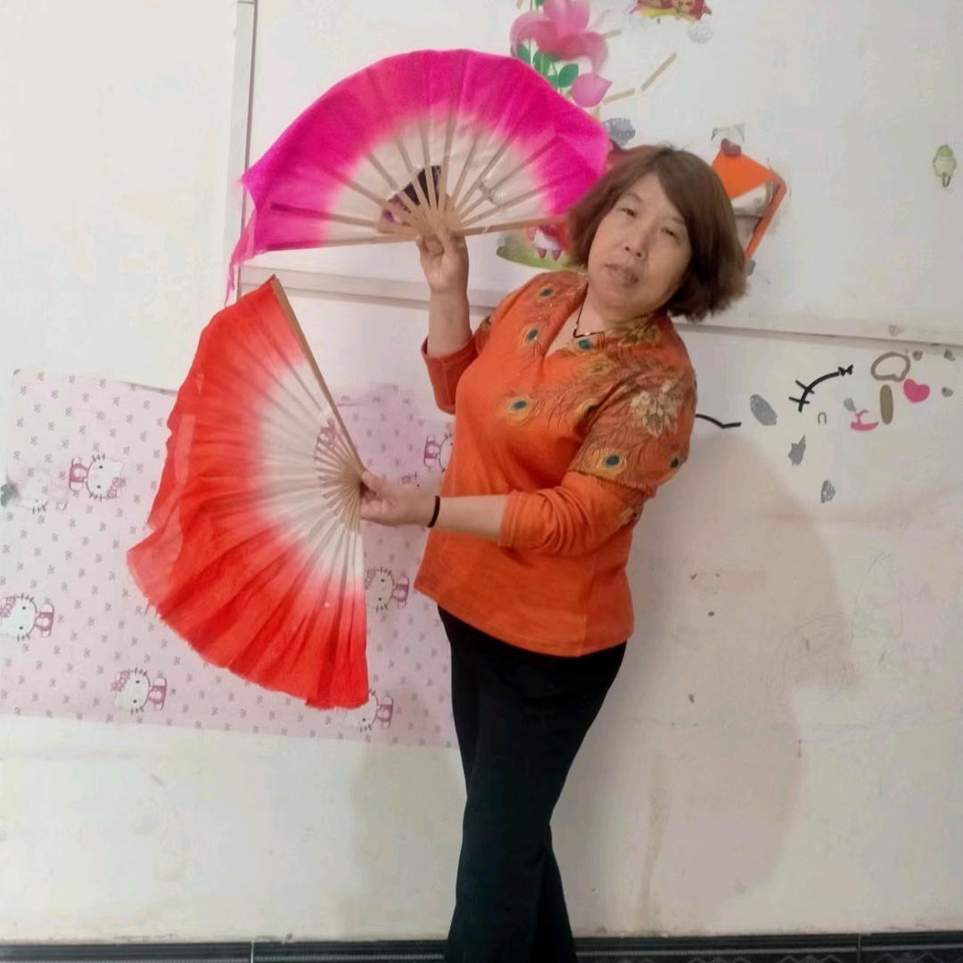 哲哲，的奶奶
