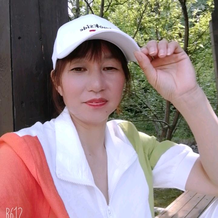 龙凤胎（君泽，君瑶）的奶奶