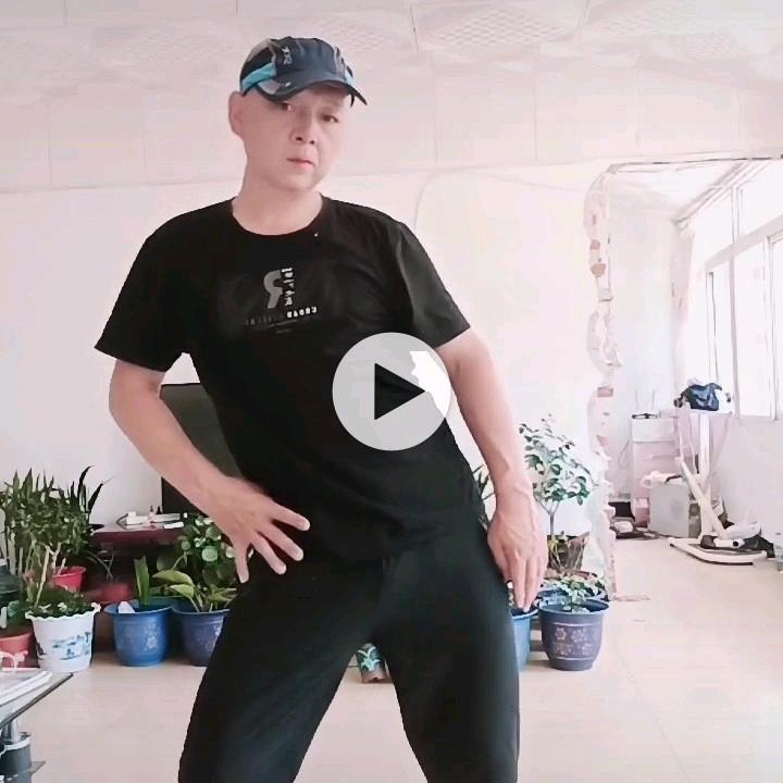 新新，阳光微笑