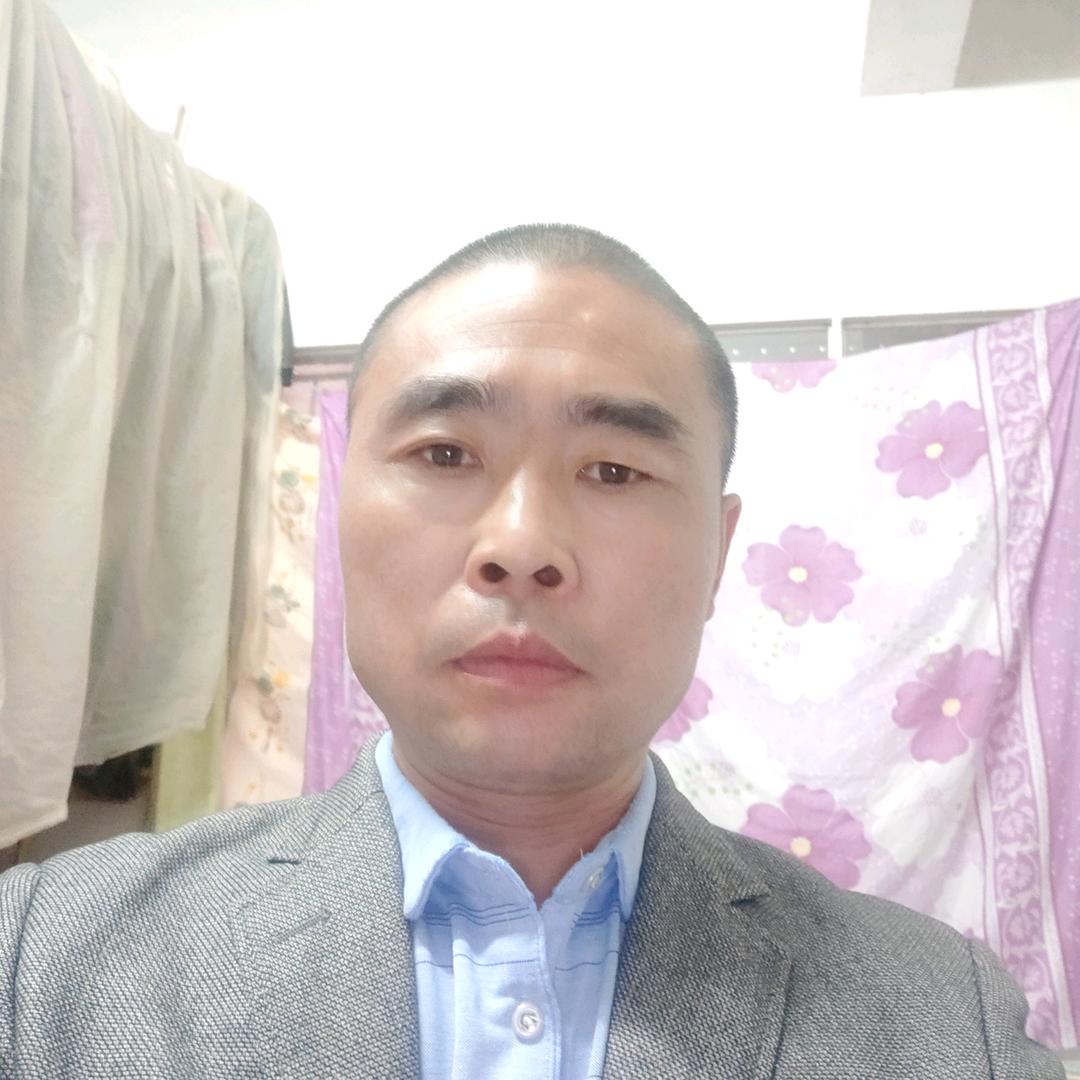 龙哥。