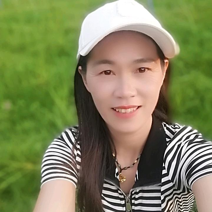 张琼.