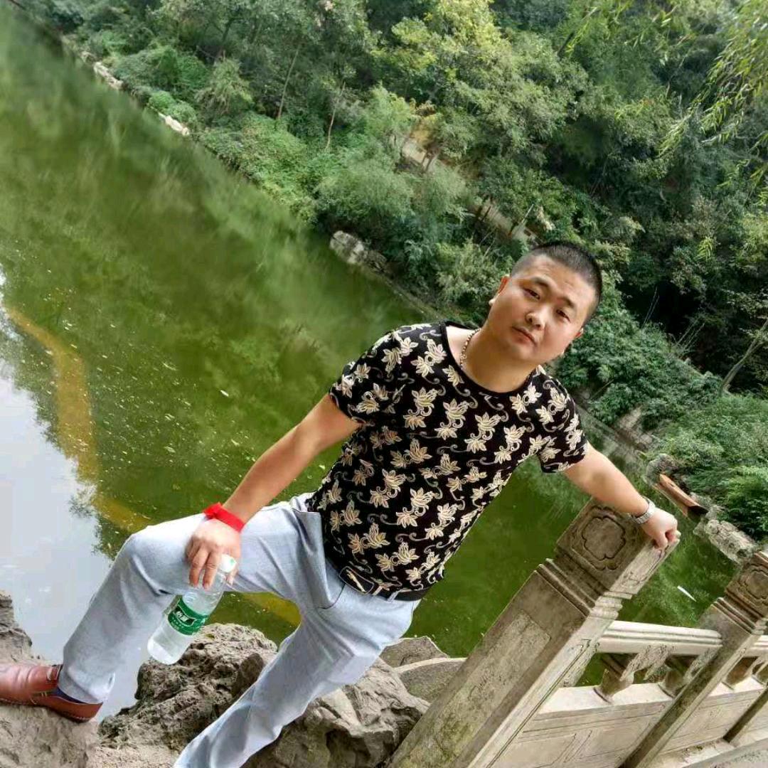 亮亮哥: