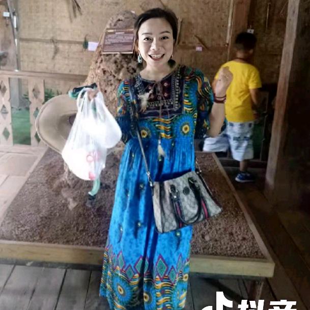 黄莉
