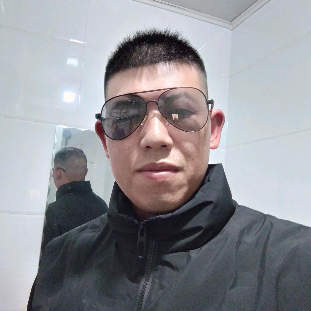 小黑