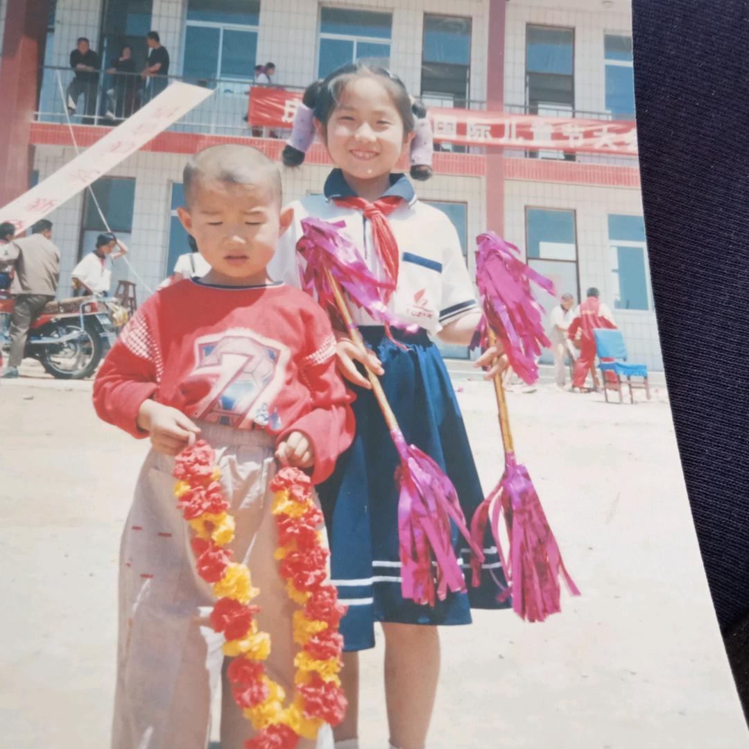 王晋婉的小跟班