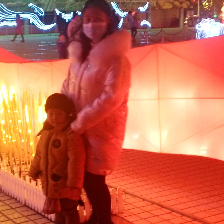 开挖机的小哥哥