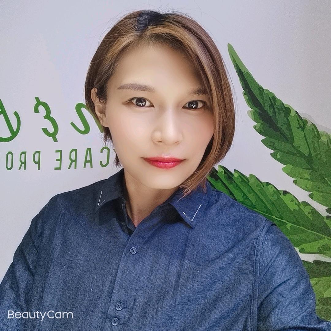 考城镇胜美名妆