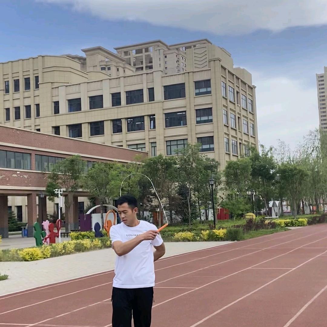 爱跳绳的刘老师