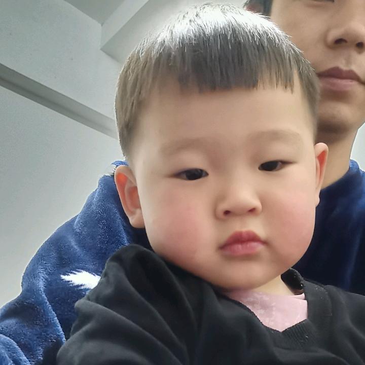 李振  专业地坪团队