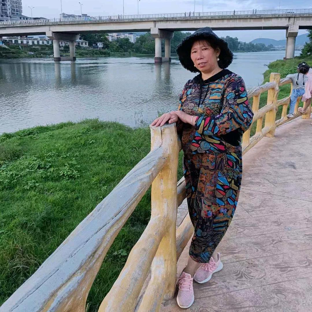 李月红