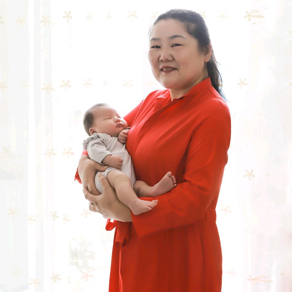 莯莯公主的奶奶