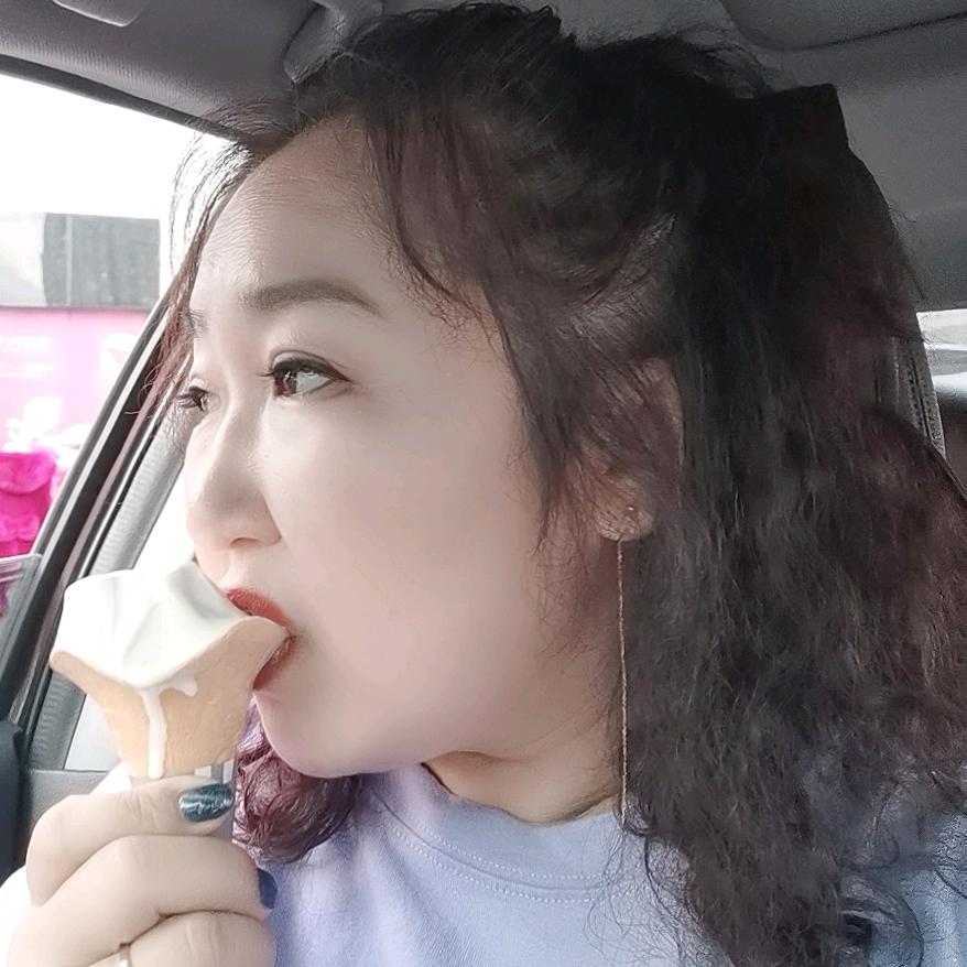 英子
