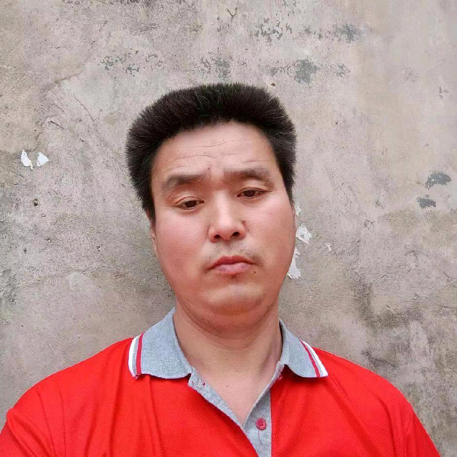 蓝色的天空。