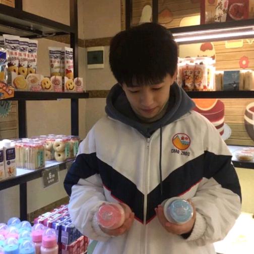 看见我喝可乐请给我一嘴巴子