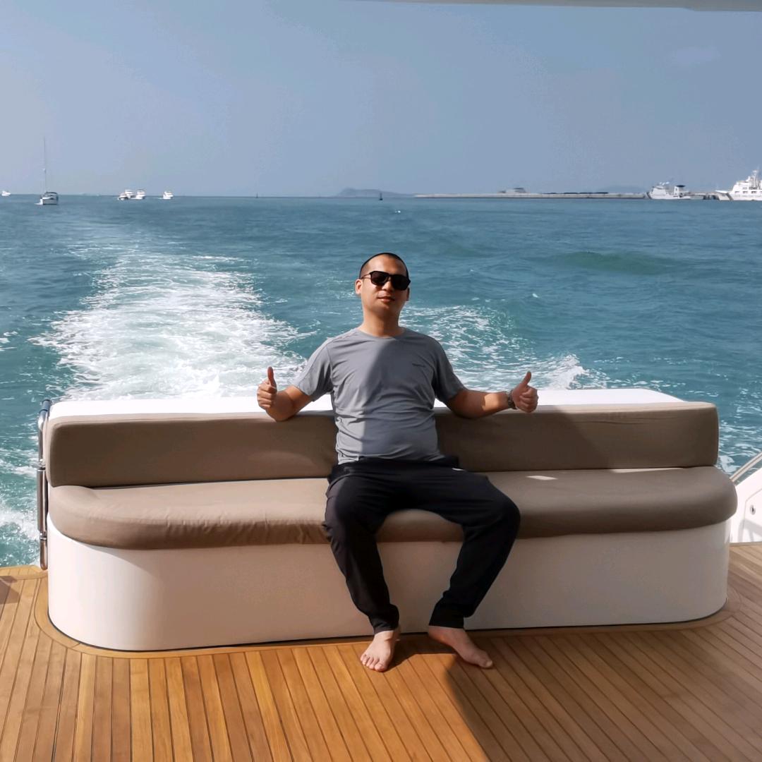 悍马.新能源物流车