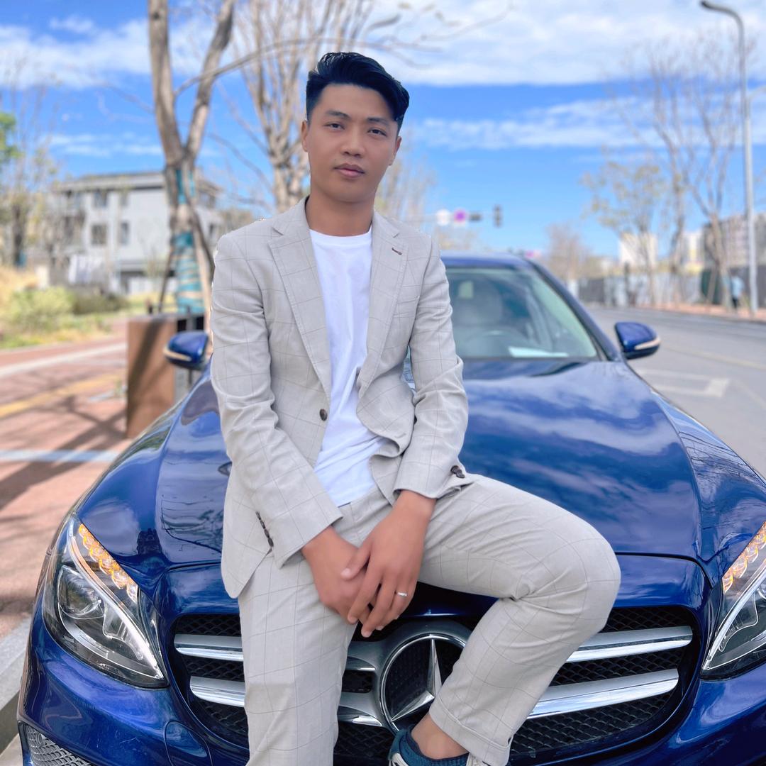 西昌二手车红中车业 小林